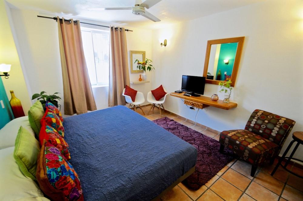 Villa Mercedes Petit Hotel-Adults Only Пуэрто-Вальярта Экстерьер фото